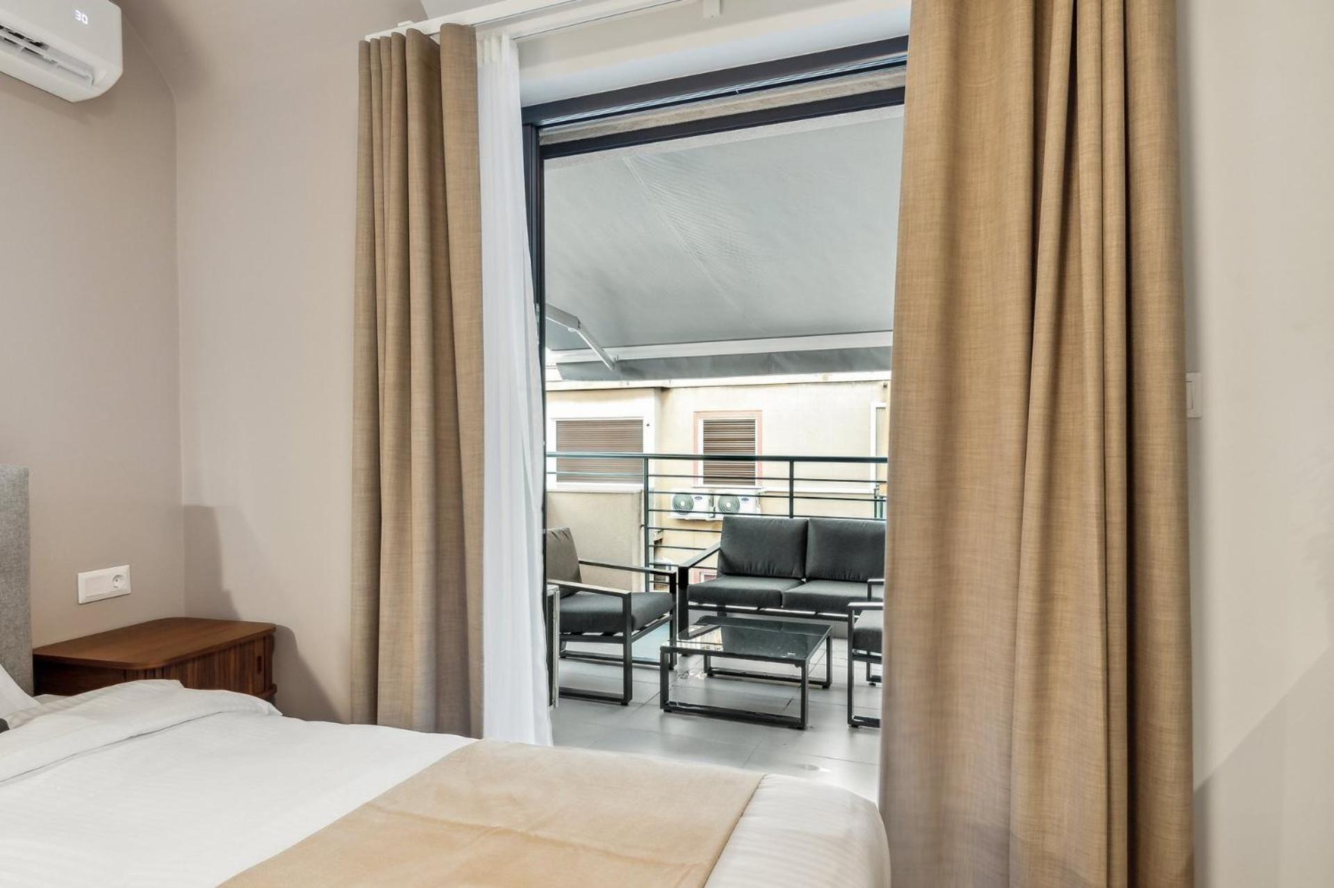 Limehome Athens Solonos City Center Ngoại thất bức ảnh