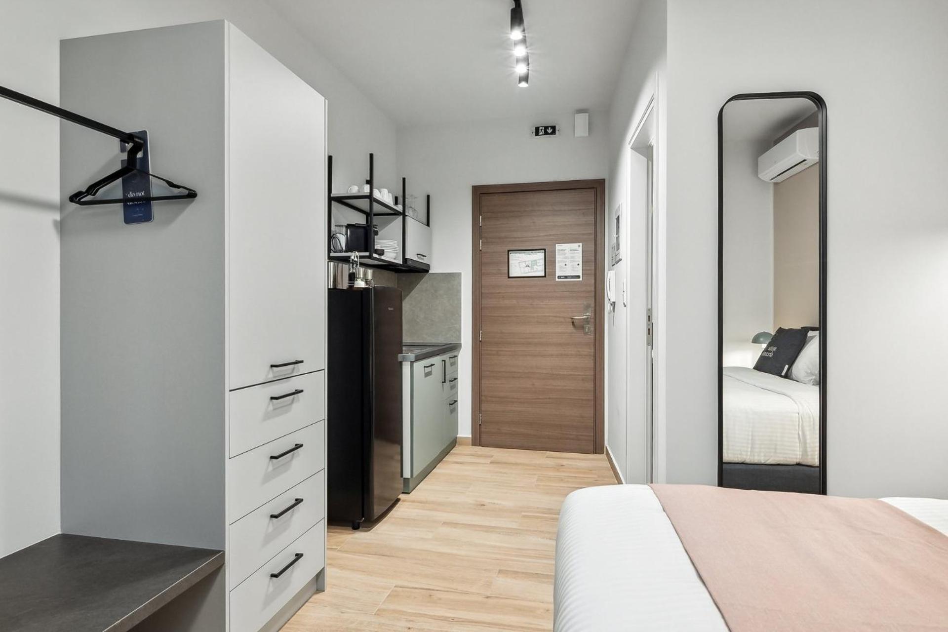 Limehome Athens Solonos City Center Ngoại thất bức ảnh