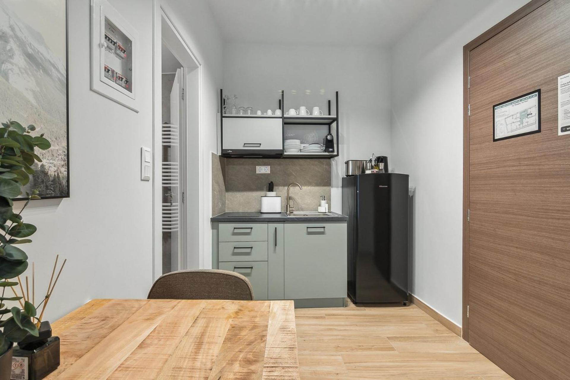 Limehome Athens Solonos City Center Ngoại thất bức ảnh