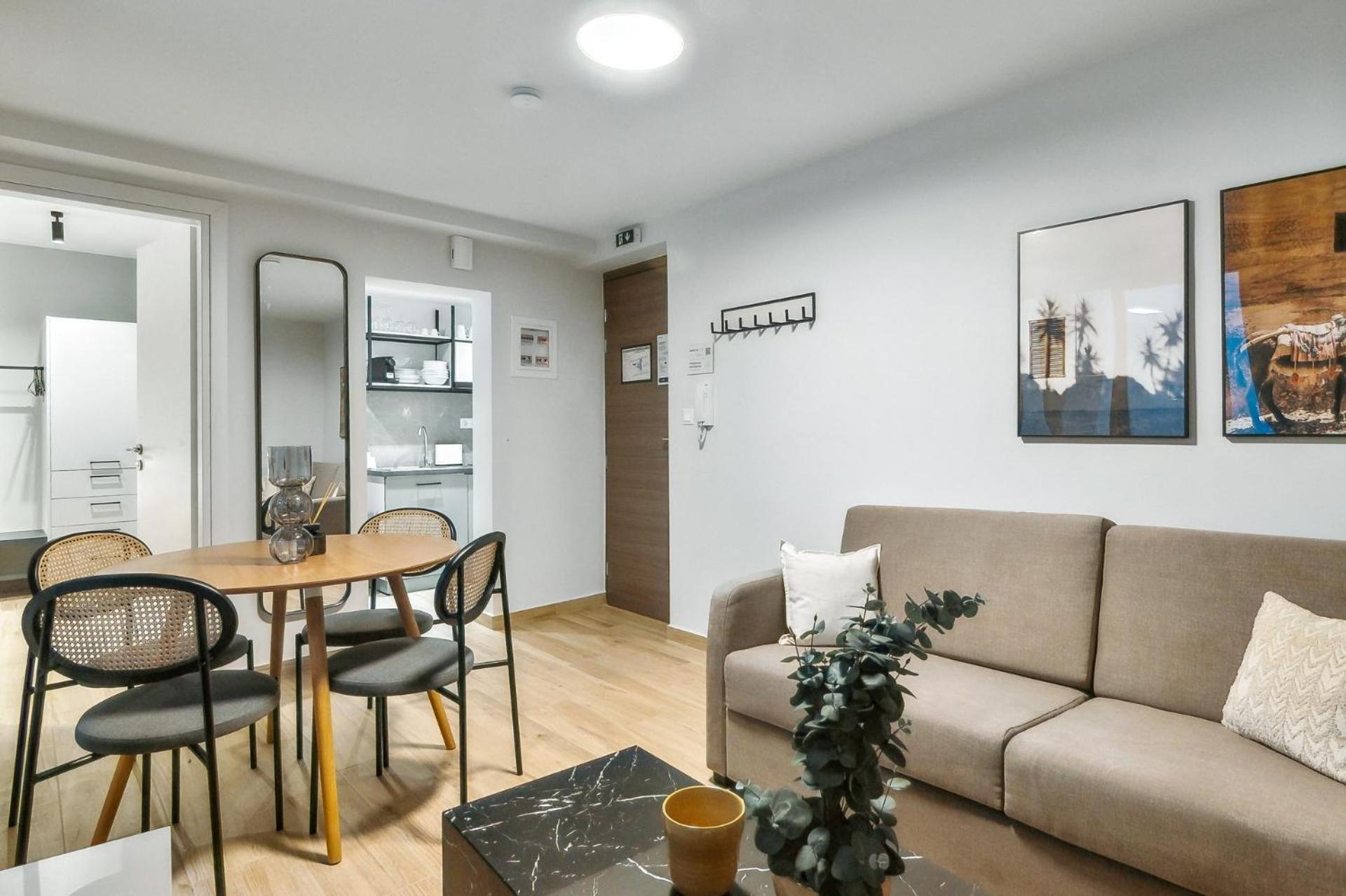 Limehome Athens Solonos City Center Ngoại thất bức ảnh